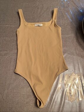 Babaton ribbed square-neck bodysuit - beige